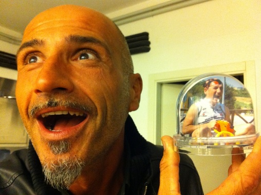 Steve si ispira al suo idolo...
